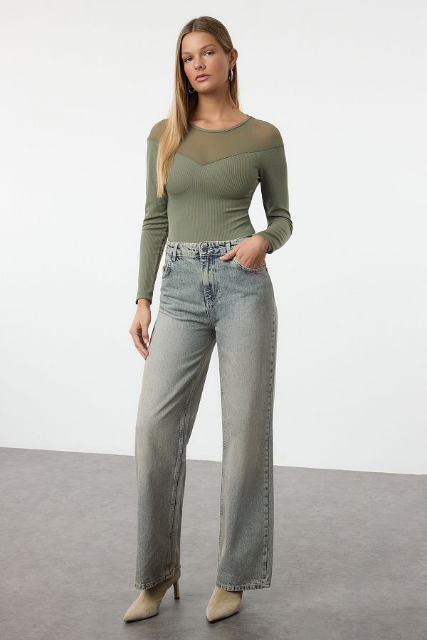 Trendyol Collection-Elastyczne, sznurowane body w kolorze khaki - detal z tiulu z zapięciami na napy, kołnierz w kształcie serca Twoaw24Bd00019 1