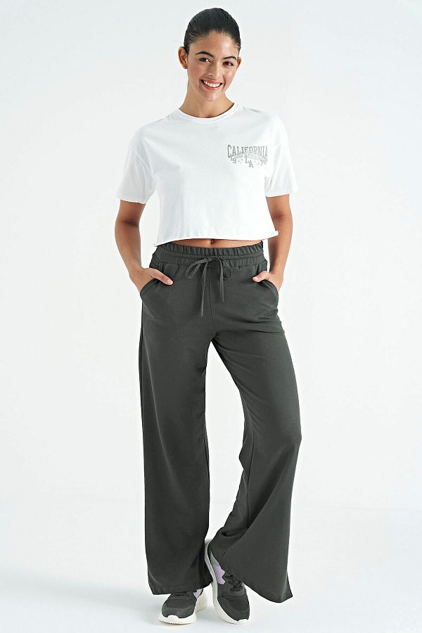 Veryperi Ca la Comfortable Fit Women s Wide Leg Sweatpants with Side Slit Detail 02121 Trendyol
