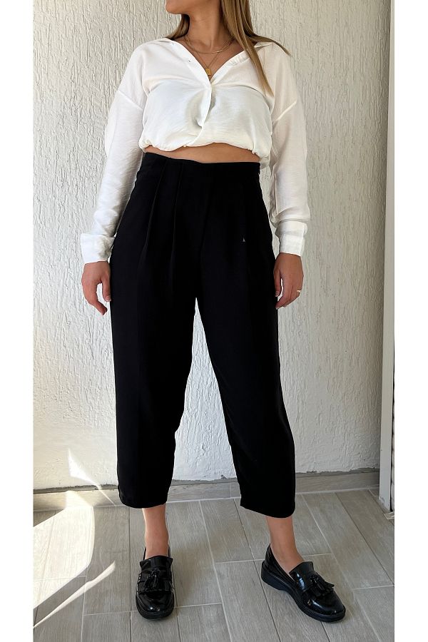 Perry-Fabric Trousers with Pleat Detail on the Front 1