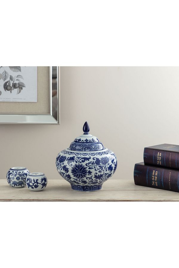 Madame Coco-Avignon Decorative Object 1