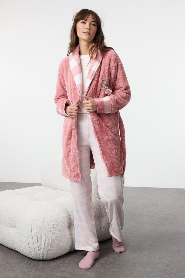 Trendyol Collection-Halat tricotat de iarnă Wellsoft - Trandafir uscat, cu curea, broderie și detaliu în carouri THMAW25SB00009 1