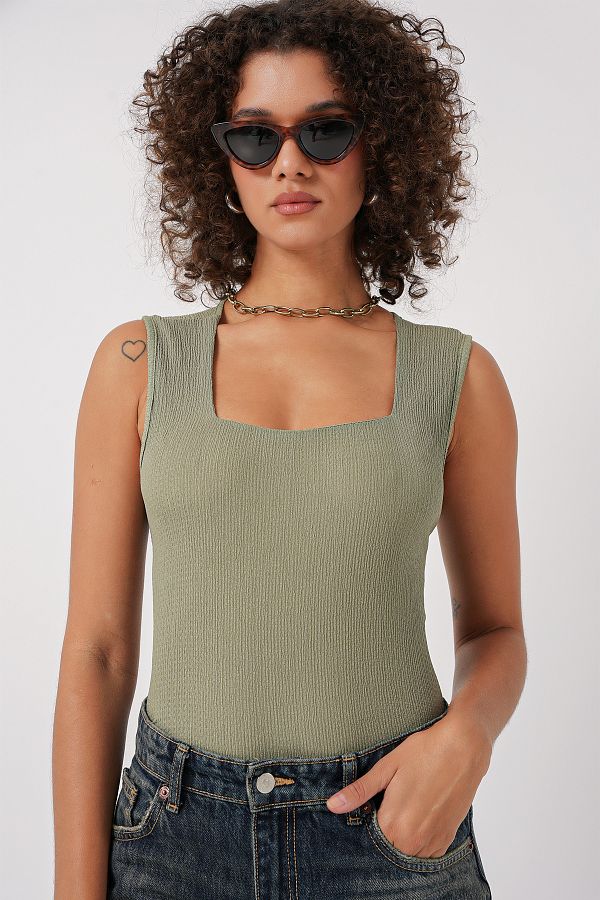 Bigdart-Çağla – Strickbluse, Modell 0476, Design mit Nullärmeln 1
