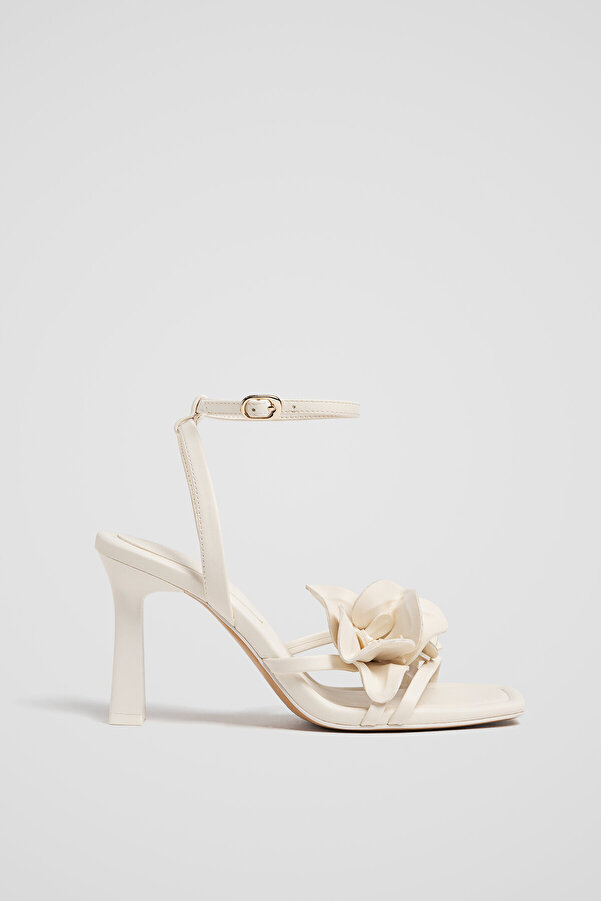 Stradivarius Magic Flower Detailed Heeled Sandals For Limited Edition -  Trendyol