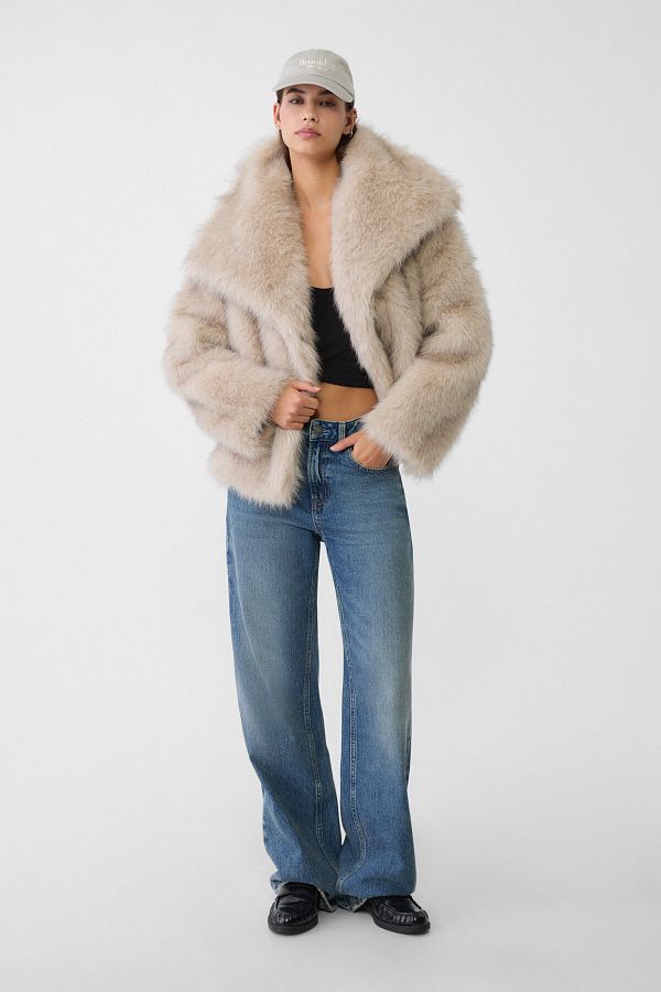 Stradivarius Crop Faux Fur Jacket - Trendyol Stradivarius Crop Faux Fur Jacket - Trendyol