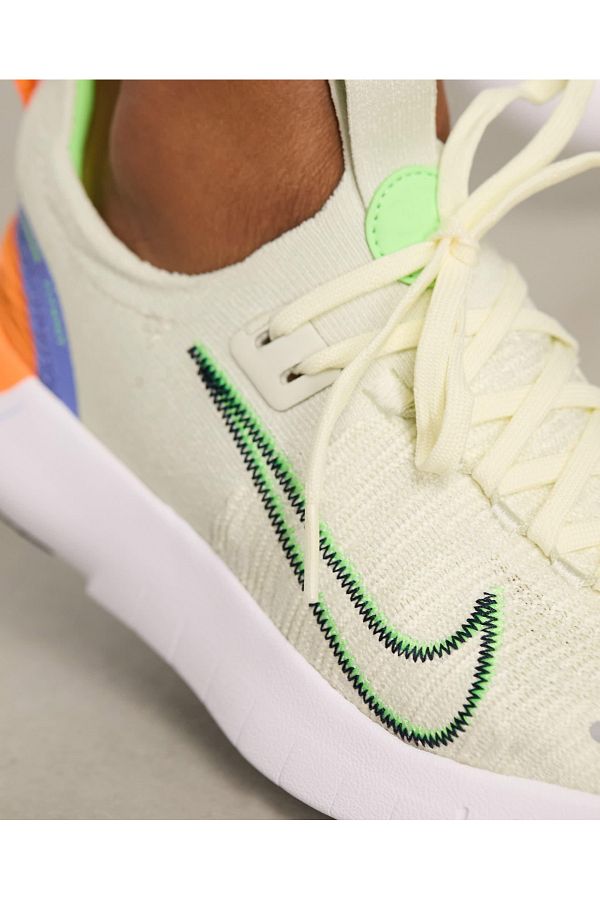 Rn sneakers store