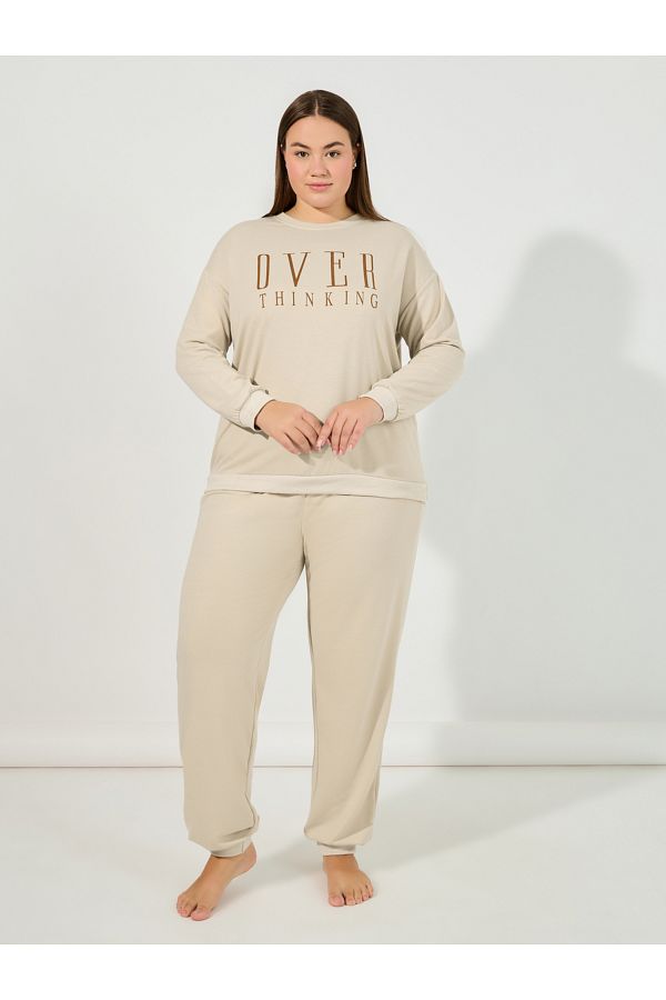 Styli Plus Size Overthinking Slogan Sweatshirt Jogger Lounge Set Trendyol