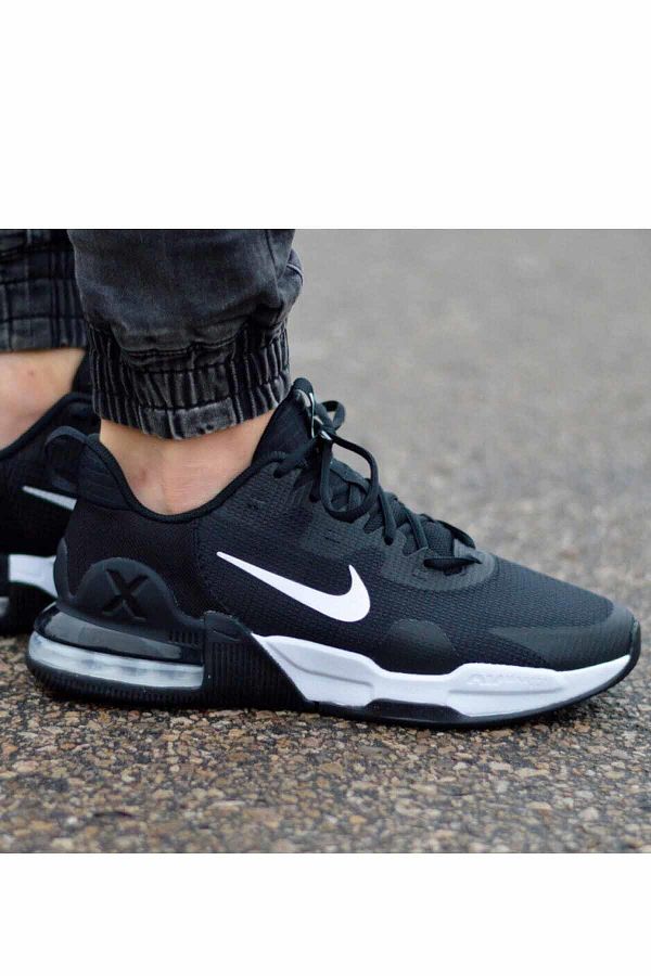 Nike sports casual shoes top