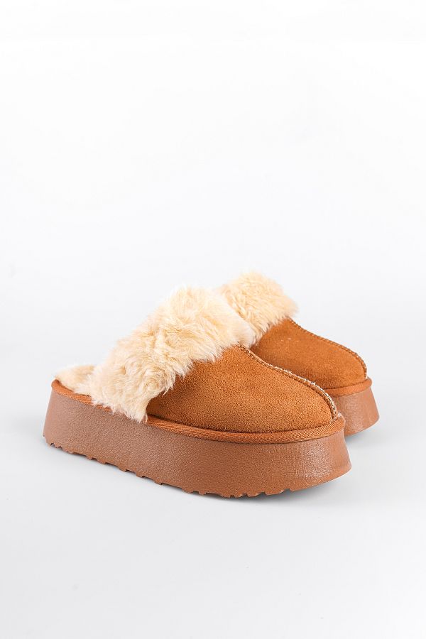 Capone Outfitters-Γυναικείες παντόφλες - Γούνινες και κλειστές μύτες 1