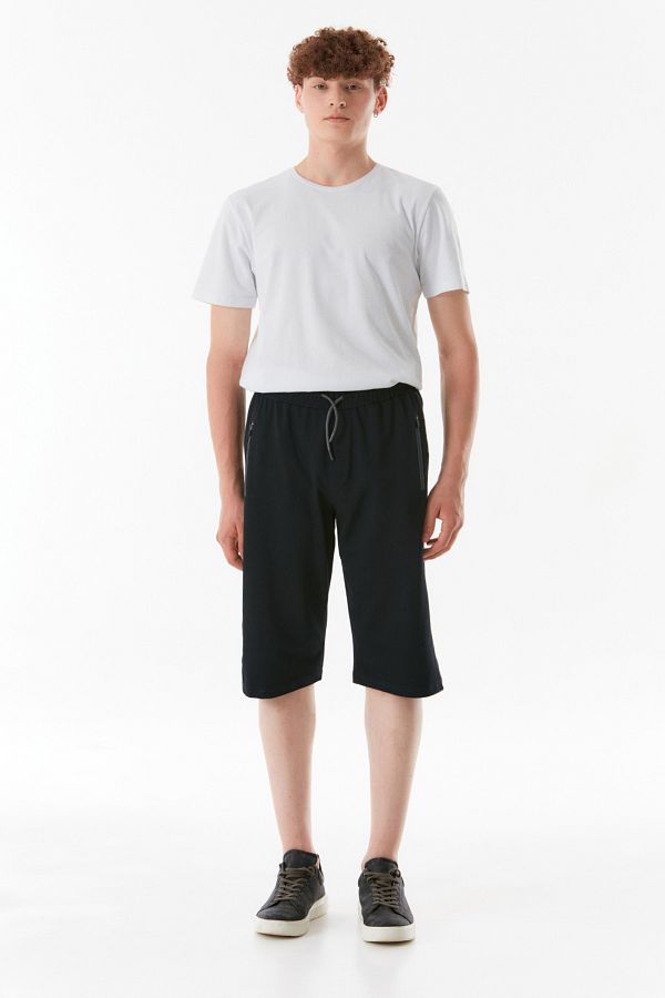 Fulla Moda-Basic Shorts with Pockets and Elastic Waist 1