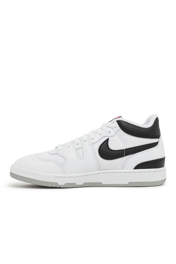 Nike-ATTACK – Leichtes und bequem geschnittenes Outfit 1