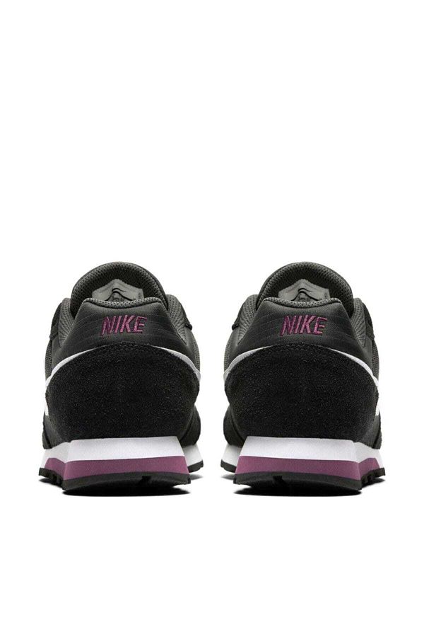 Nike md runner 36 top