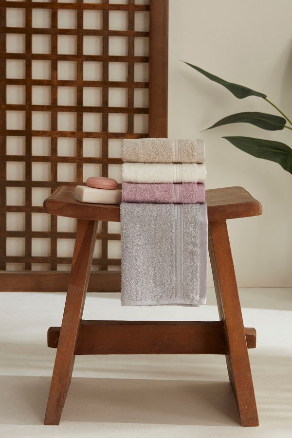 Sarah Anderson-Pavia 4-Piece Colorful Guest Towel Set 1