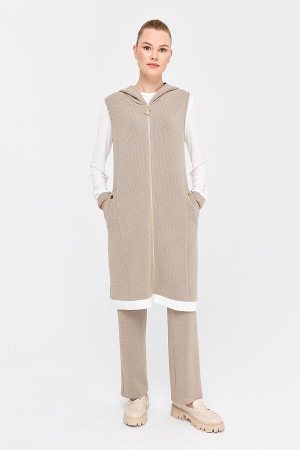 Esswaap-Mink Pique Textured Suit with Inner and Outer Vest 1