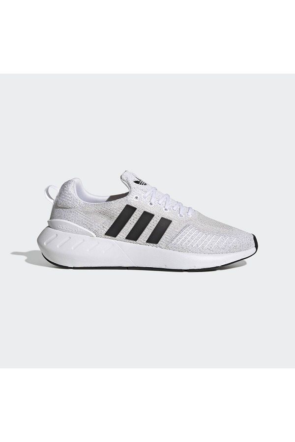 Swift run adidas white and black shop