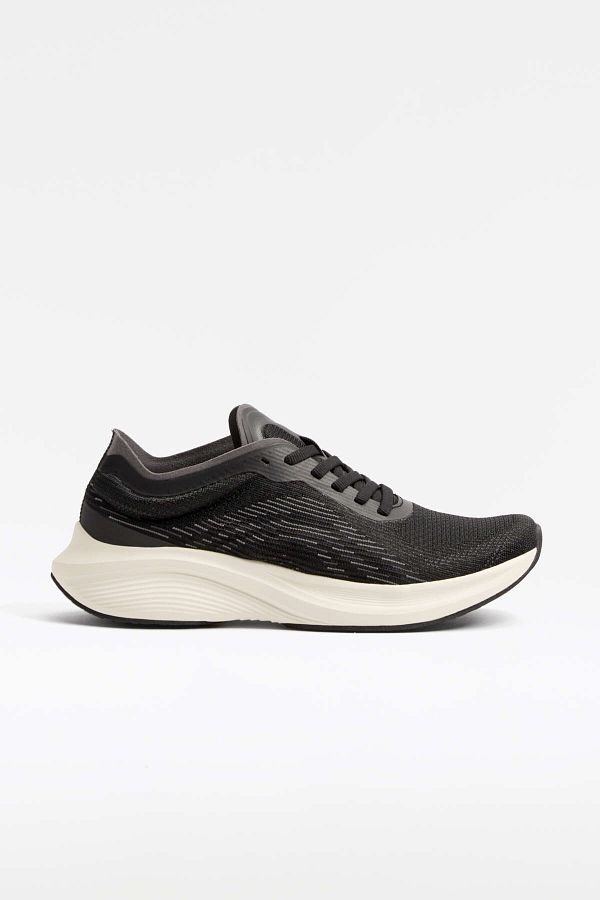 Long distance running trainers top