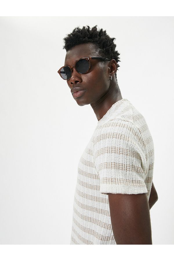 Koton-Crew Neck Textured T-Shirt - Short Sleeve and Print 1