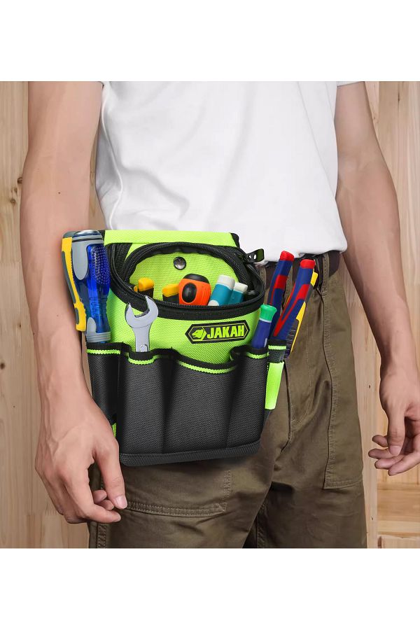 Magnetic tool belt clearance