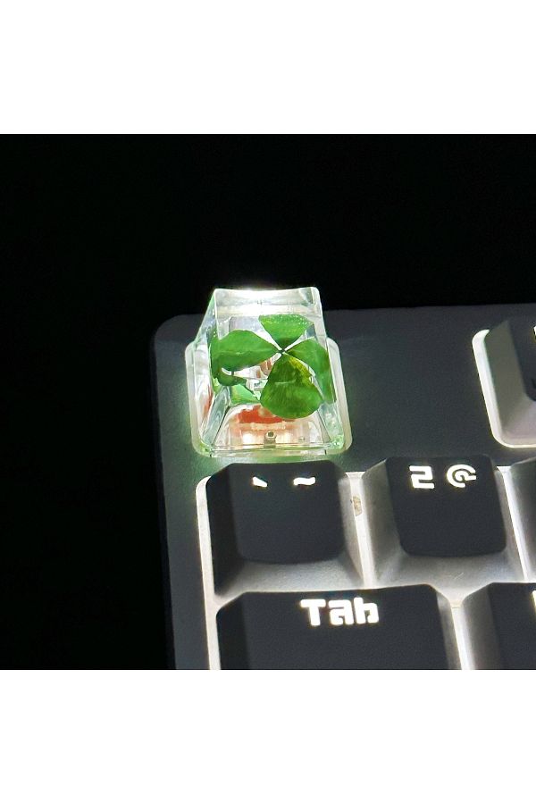Choice-Genuine Four-leaf Clover Resin Cross-axis Mechanical Keyboard key caps 1