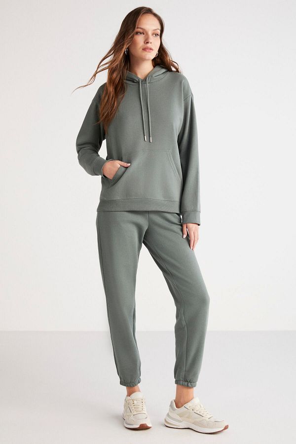 GRIMELANGE-MIRAI Weiche grüne Damen-Jogginghose mit Fleece-Innenseite 1