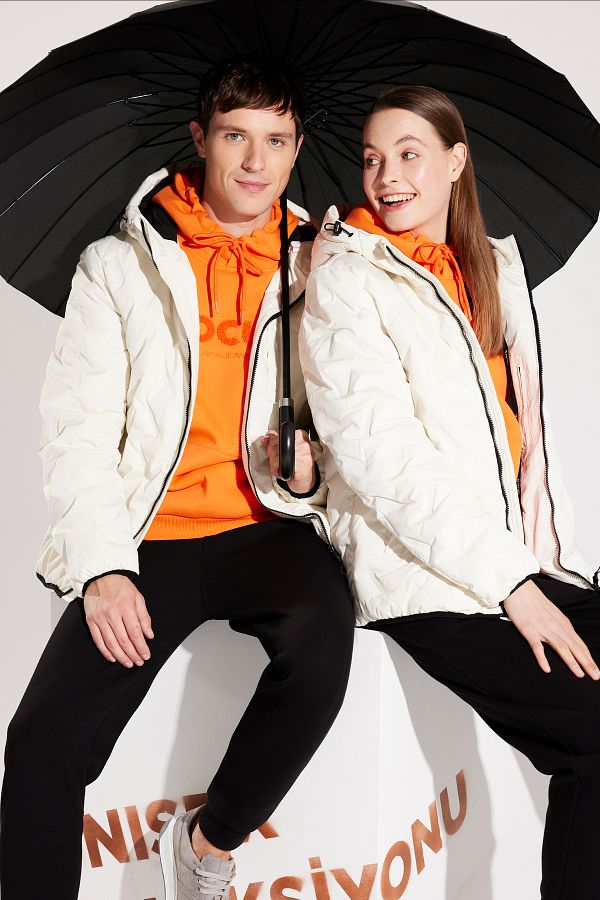 Avva-Men's White Hooded Water Repellent Windproof Puffer Jacket with Carrying Strap A32Y6041 1