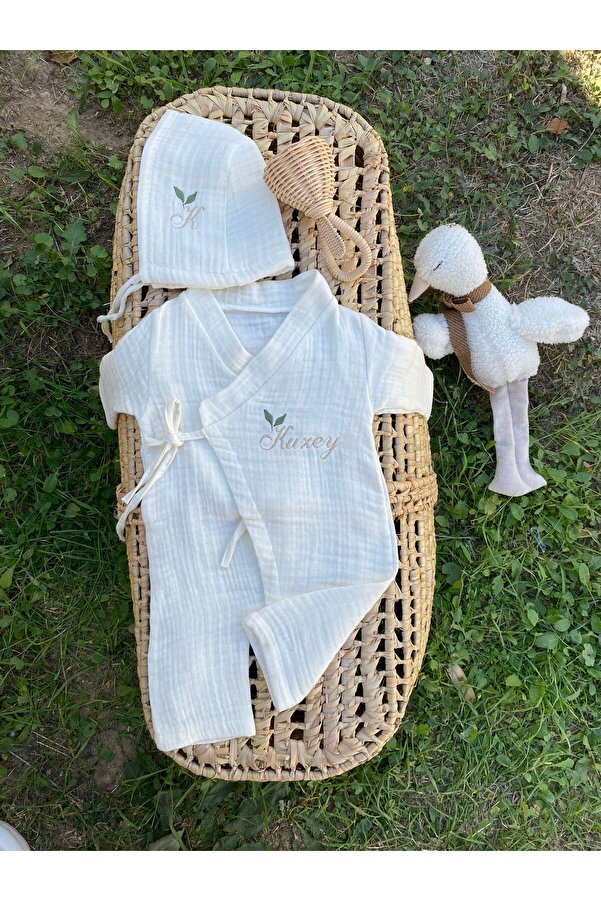 VolleM İsimli Nakışlı Hastane Çıkışı Yenidoğan 2'li 4 Kat Müslin Kimono Tulum Set