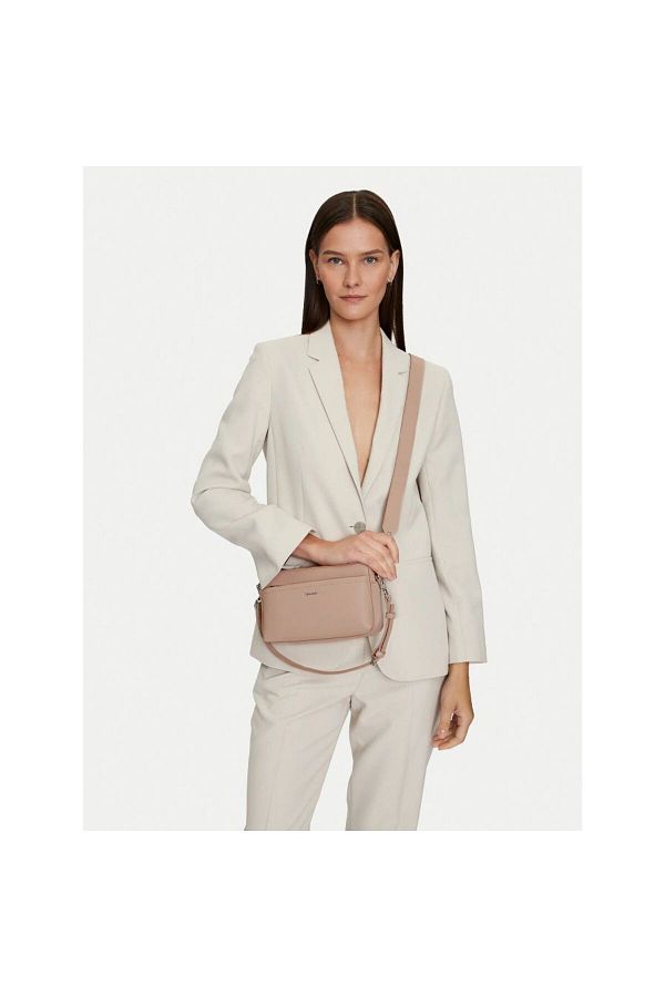 Calvin Klein CK Must Convertible Camera Bag Trendyol