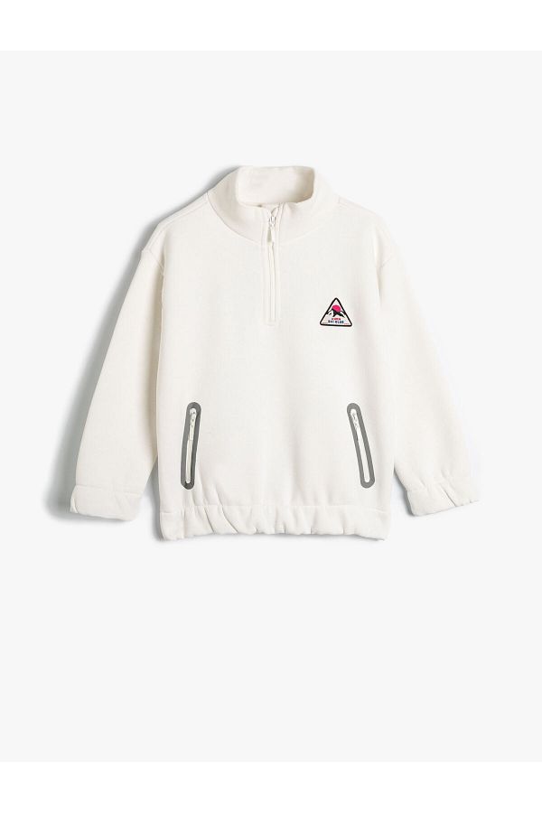 Koton-Langärmliges, geripptes Sweatshirt mit Stehkragen und Ski-Motiv 1