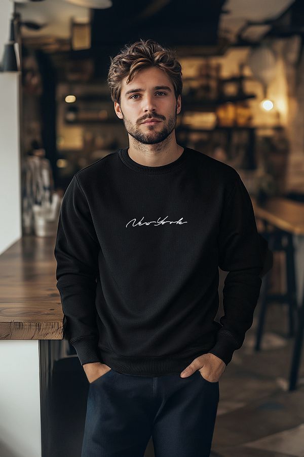 Trendyol Collection-Fekete hímzésű polár pulóver - 100% pamut, normál szabású TMNAW23SW00481 1