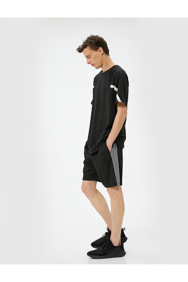 Koton-Sportovní tričko Oversize s pruhovaným potiskem a krátkým rukávem 1