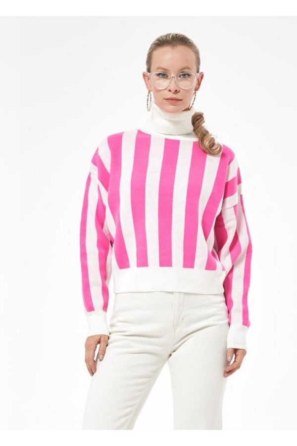 Pink and white striped turtleneck outlet