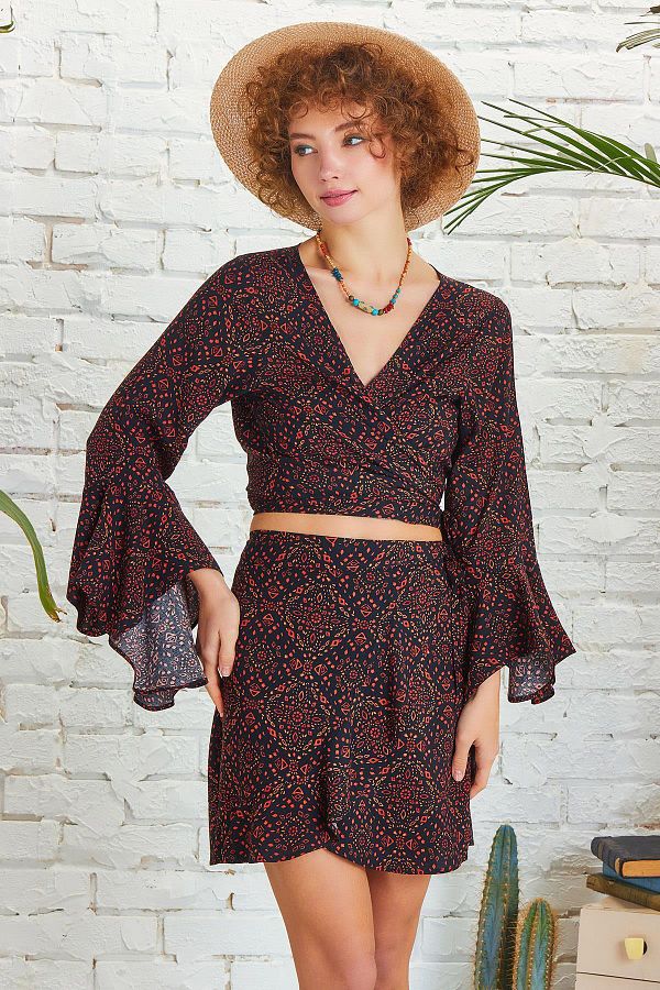 Los banditos-Bohemian Style Patterned Wrap Mini Skirt 1