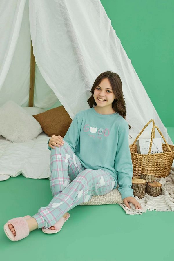Aydo an Young Girl Thermal Pajamas Set Plaid Pattern Age 8 12 Years Trendyol