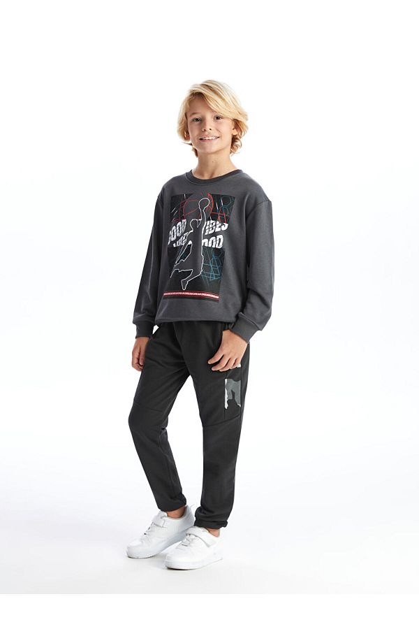 LC Waikiki-Lcw Waist Elasticated Boys Jogger Sweatpants Fast Fashion 1