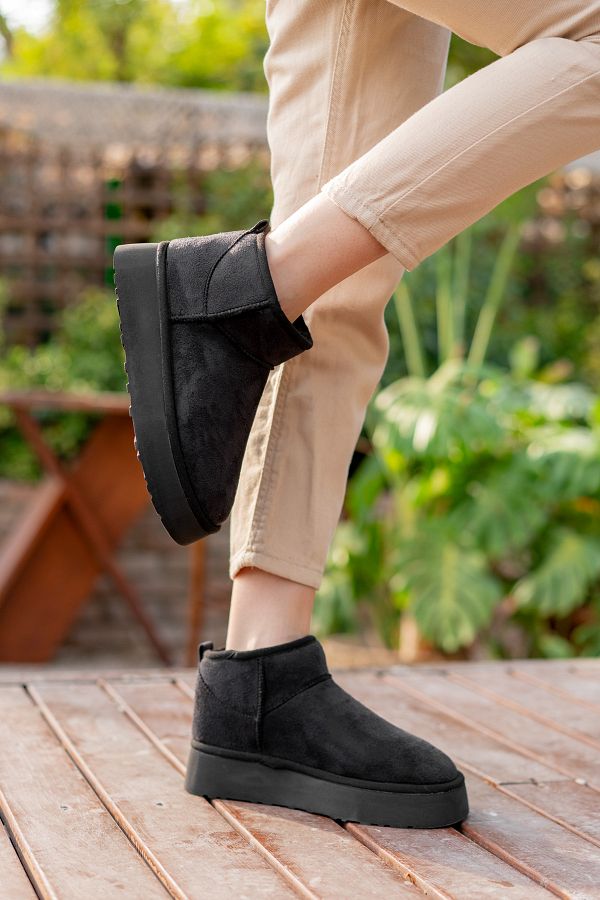 Freemax Women s High Top and Lightweight Mini Boots Black Full Fur Trendyol