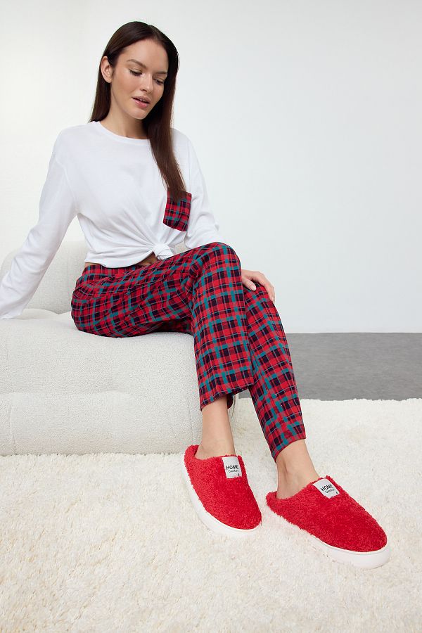 TRENDYOL SHOES-Red Plush Woven Label Detailed Women's House Slippers Takaw25Er00012 1