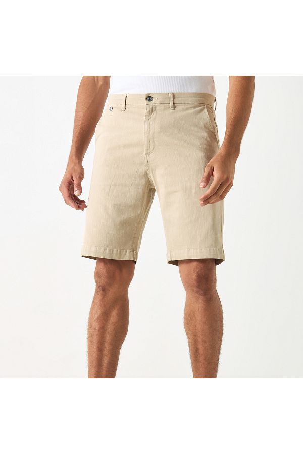 ECKO-Unltd Solid Shorts with Button Closure and Pockets 1