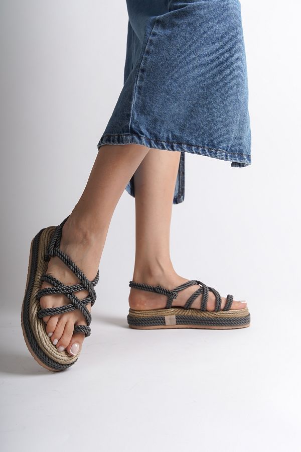 Capone Outfitters-Γυναικεία σανδάλια με κορδόνι με σφήνα τακούνι 1