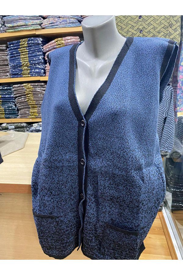 TCR-Women's Buttoned Patterned Vest with Pockets 1