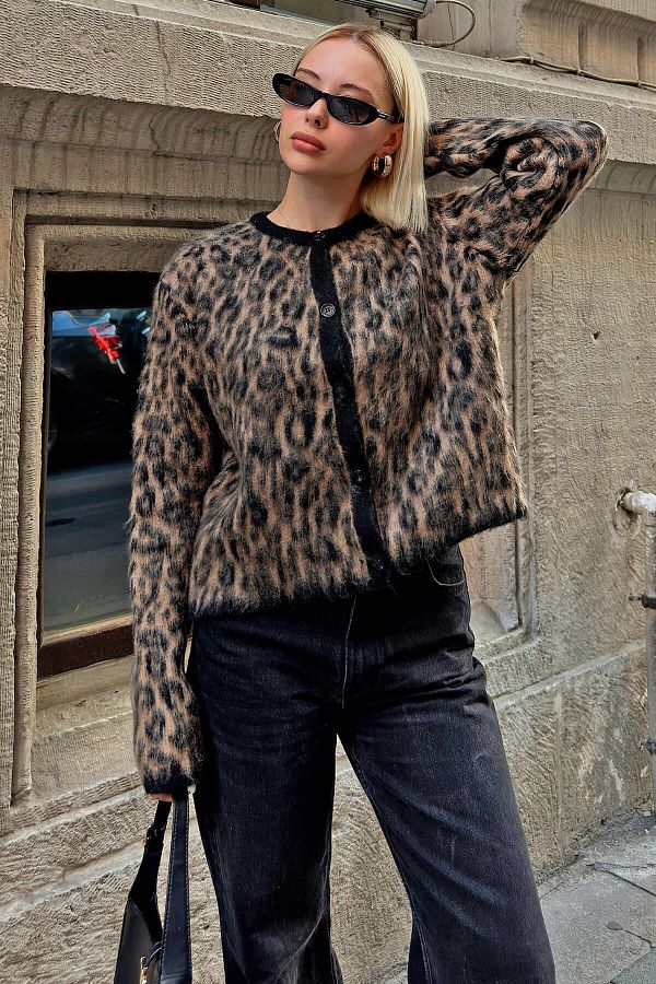 Swist-Damen-Strickjacke aus brauner Wolle mit Leopardenmuster 1