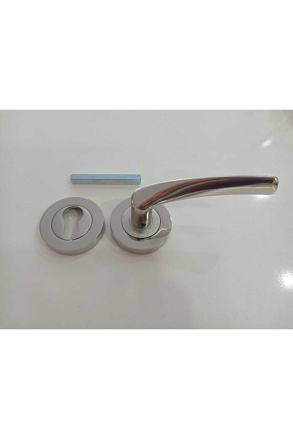 ENOM-Door Handle with Yale Badge 1
