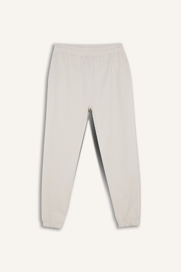 DeFacto-Defactofit - Sports Jogger Sweatpants, Standard Fit, with Straight Pockets and Elastic Waist Legs D3742Ax24Wn 1