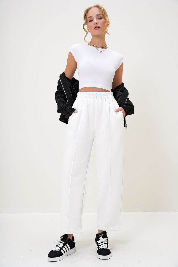 Trend Alaçatı Stili-Weiße Damen-Buggy-Hose mit doppelter Tasche, elastischer Taille, Streifen vorne, 3-fädig, Raster, ALC-X13198 1