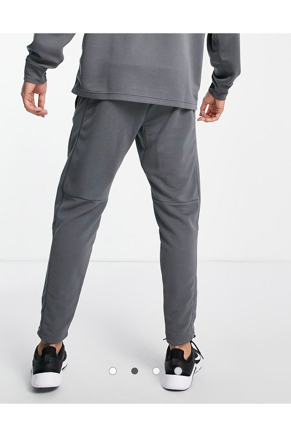 Nike pro joggers men best sale