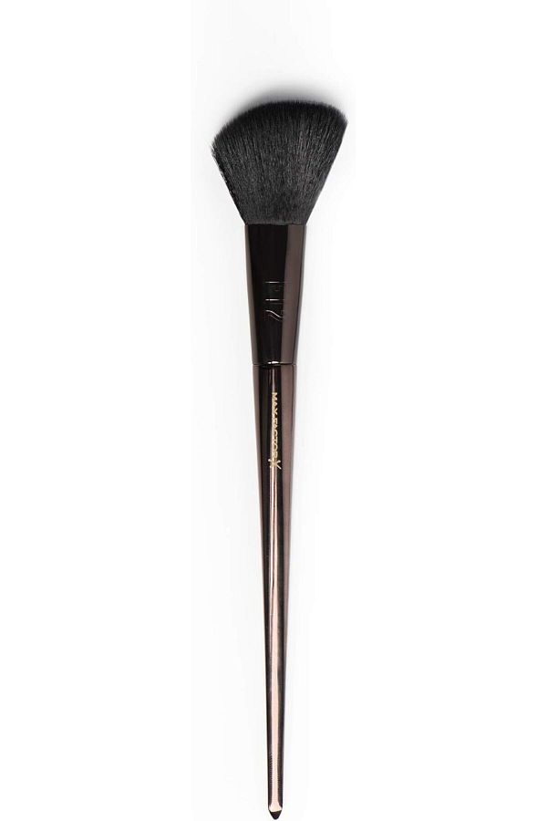 Max Factor-Pro Powder & Blush Brush F12 by Mashael Ajeel 1