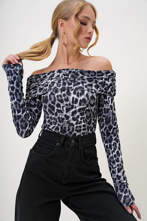 Trend Alaçatı Stili-Women's Grey-Black Madonna Collar Leopard Print Sandy Blouse Alc-X13186 1
