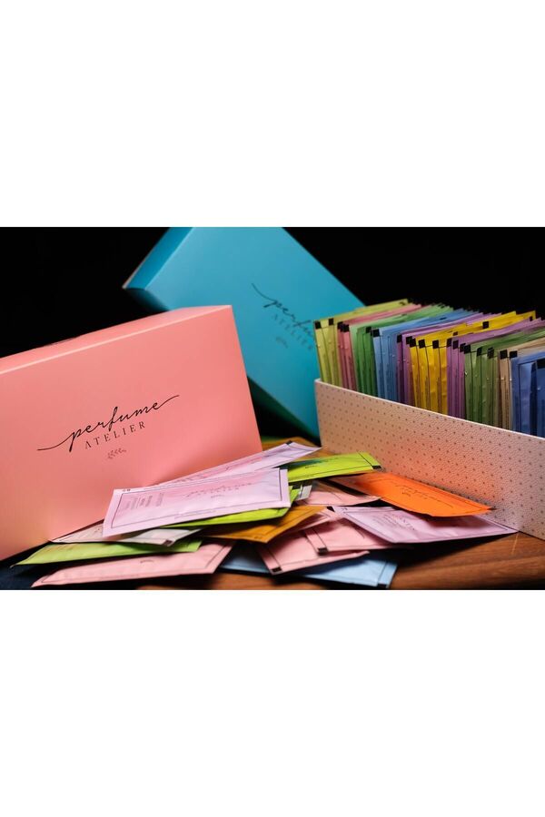 PERFUME ATELIER 80'Lİ KARIŞIK KUTU KOLONYALI MENDİL