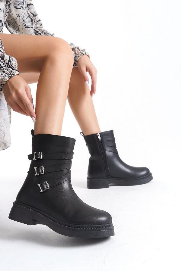 Limeo-Side Three Buckle Detailed Zippered Low Sole Women's Boots 1
