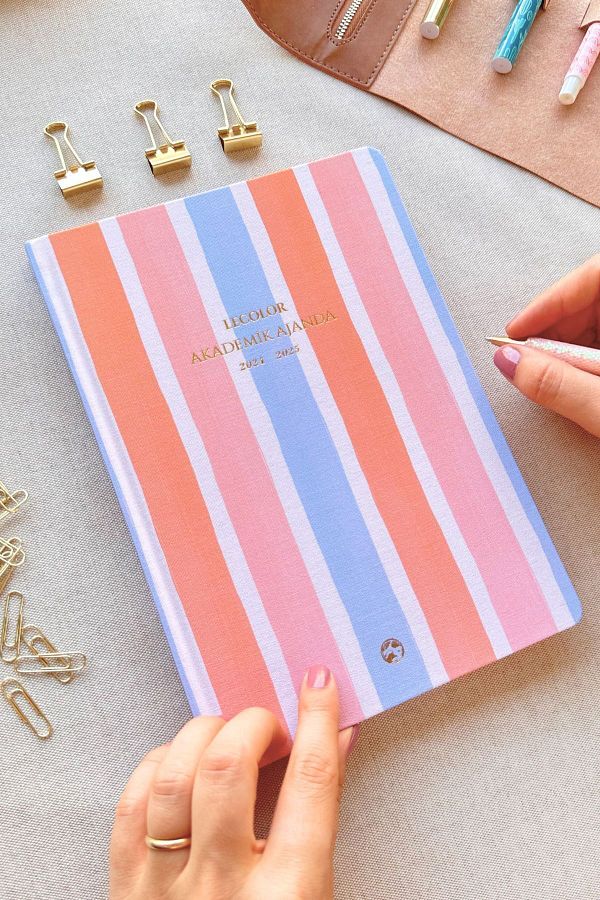 Le Color-مجلة الكتان الأكاديمية - طبعة محدودة 17x24 غلاف فني 24/25 خط 1