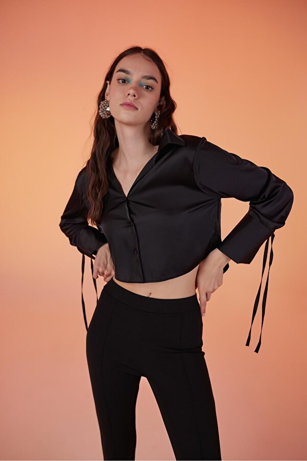 HOLLY LOLLY Special Textured Satin Crop Silky Shirt Black- Trendyol