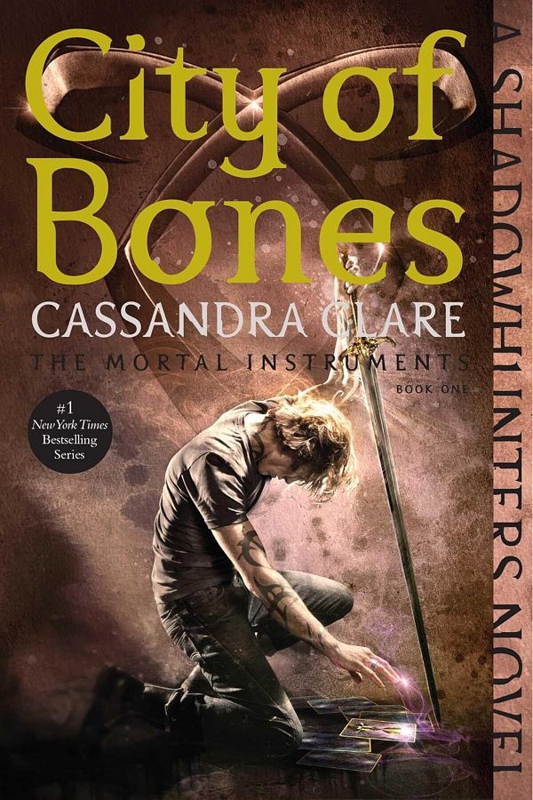 Penguin Books-The Mortal Instruments - City of Bones (1) - Cassandra Clare 1